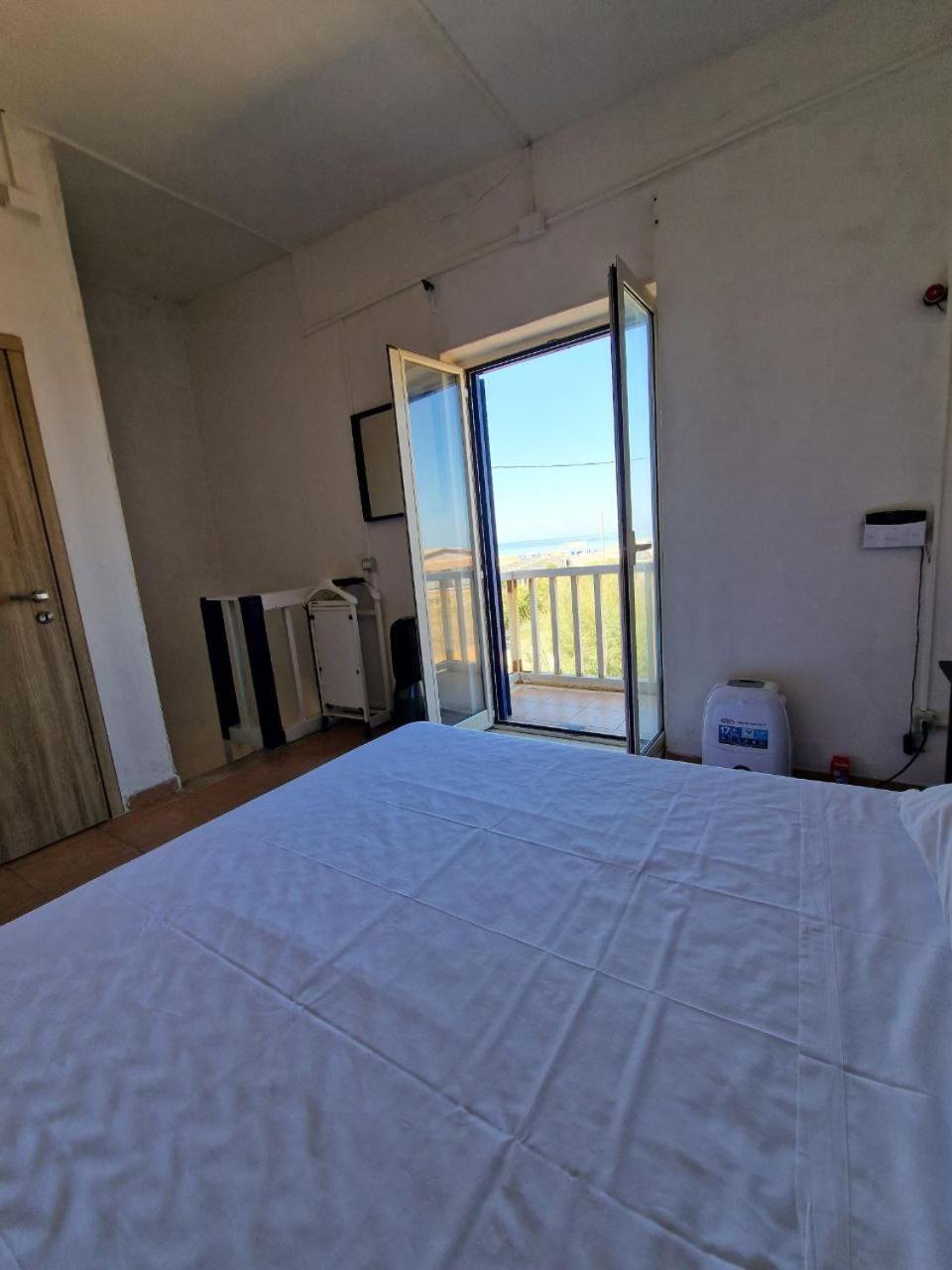 Beach Suites - By Lido Scalzone Кастель Вольтурно Экстерьер фото